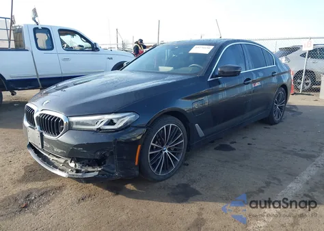 2021 BMW 530E из США, поврежденный, VIN WBA13AG03MCF81022